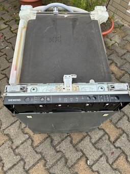 Myčka Siemens 45cm vestavná skrytý panel - 2