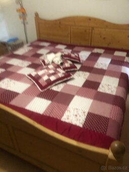 Ložnicová sestava z masivu, manželská postel a skřině - 2