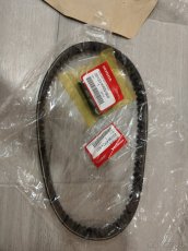 Řemen a válecky variatoru Honda pcx 125,150 nove original - 2