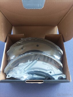 Brzdové čelisti Knott - 2