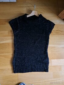 Dámský černý svetr s kr.rukávem, vel. S-M, zn. C&A - 2