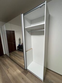 Šatní skříň - 2