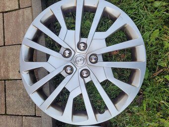 Prodám kryty kol ( poklice ) original Opel 17" - 2