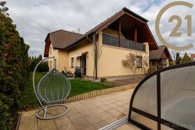 Prodej vícegeneračního rodinného domu ve Zruči - 2