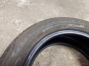 205/55/16 Goodyear EfficientGrip - 2