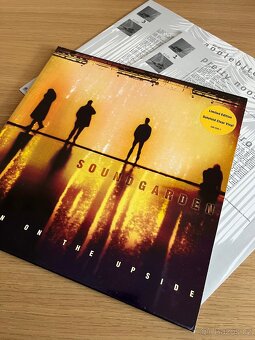 Soundgarden - Down On The Upside - 2