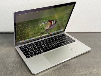 MacBook Pro 13'' 2019 / i5 / 16GB / 256GB SSD / Silver - D - 2