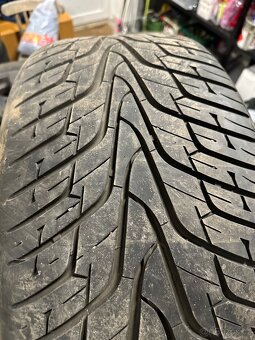 Alu kola 5x120 r22 s letním pneu (bar) - 2