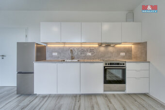 Pronájem bytu 1+kk, 29 m², Plzeň, ul. Na Výhledech - 2