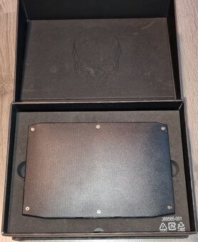 Intel NUC NUC8i7HVK (Hades Canyon) - 2