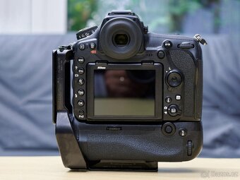 NIKON D850 + NIKON MB-D18 + Arca Swiss PLNMBD18 - 2