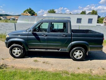 Moderní UAZ pickup - 2