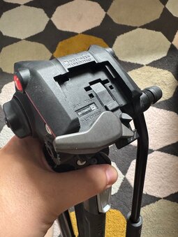 Stativ manfrotto s video hlavou - 2