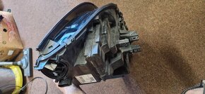 Prave svetlo BMW x7 A89481796 LE16a6392 - 2