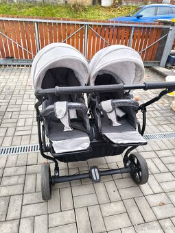 Kočárek pro dvojčata - 2