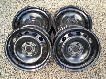 16 plechové disky Audi A3 (2013-25),Q2,VW T-Roc - 2