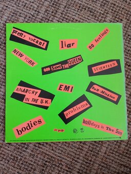 První album Sex Pistols - 2