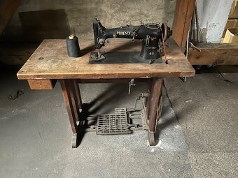 Šicí stroj Phoenix - 2