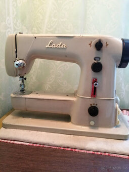 Šicí stroj Lada - 2