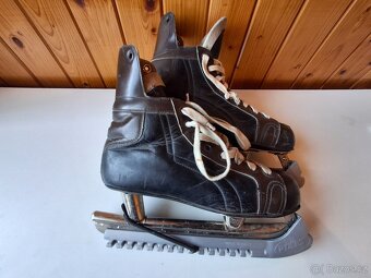Staré lední brusle "kanady" - 2