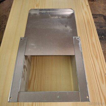 Plechový prostup. - 2