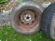 Sada starších zimních pneu s diskem - 195/65 R15 - 2