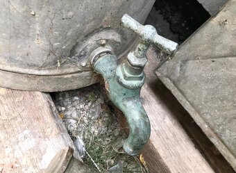 Prodám starou nádobu na petrolej s kolónialu - 2