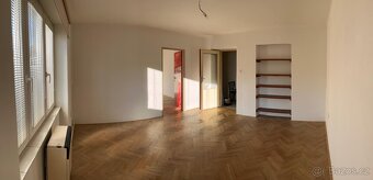2+1, klidná lokalita Benešov-Ladova 64000 Kč/m^2 vč. sklepa - 2