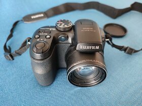 DIGITAL CAMERA FUJIFILM FINEPIX S 1500 s pouzdrem. - 2