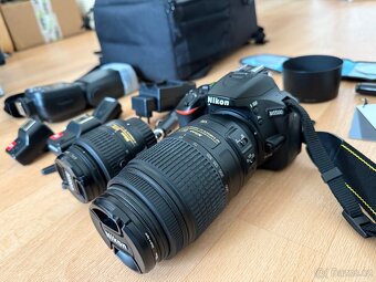 Set Nikon D5500, 55-300mm+18-55mm objektivy,blesk,batoh,... - 2