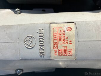 Čtyřkolíkové zásuvky a vidlice 380V - 2