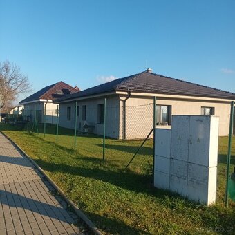 Stavební pozemky u Mělníka  25 km od Prahy - 2