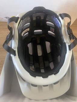 Helma poc tectal - 2