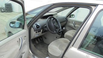 Citroën Xsara Picasso 1,6i 75kw - náhradní díly - 2