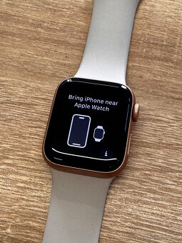 Apple Watch SE 40mm (baterie 100%) - 2