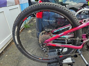 Trek Lush 27.5 – dámské celoodpružené kolo - 2