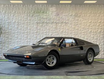 Ferrari 308 GTSi (1982) – ikonický kabriolet - 2