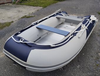 Nafukovací motorový člun Marine Tec 320 + příslušenství - 2