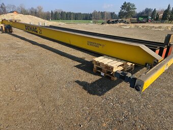 Mostový - portálový jeřáb DEMAG 2000 kg + dráha - 2