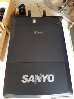 Projektor Sanyo XF47- 15k lumens - 2