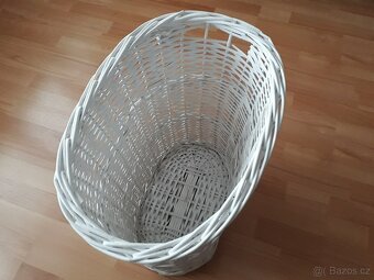 BÍLÝ VELKÝ PROUTĚNÝ KOŠ - OVÁLNÝ - 2