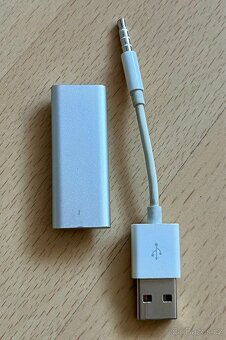 iPod Shuffle 3rd Gen 4GB – plně funkční - 2