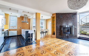Luxusní penthouse 4+kk s panoramatickou střešní terasou 190  - 2