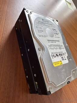 pevný disk 320 GB - 2