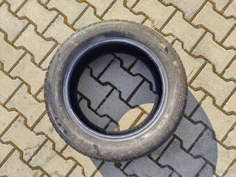 Celoroční pneu 205/55/16 profil 4.5mm. Cena za kus 300,- kč. - 2