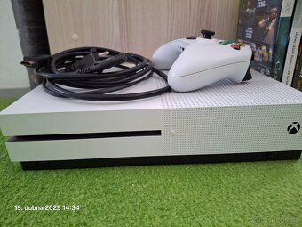 Xbox One S 1TB + Ovladač + hry - 2