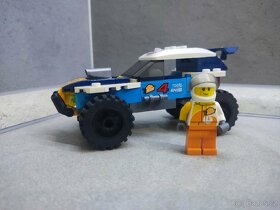 LEGO City 60218 Pouštní rally závoďák - 2