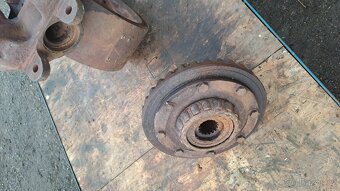 Prodám přední konzoly a skříň ZETOR - 2