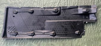 Krycí plast podlahy(originální)Škoda Octavia2/ Yetti - pravý - 2