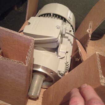 Prodám nový Elektromotor SIEMENS 1,5kW,1410ot - 2